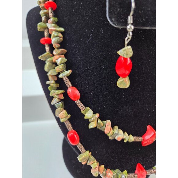 Vintage Handcrafted Necklace & Earring Set Red & Green Stone  With Toggle Clasp - Picture 3 of 10